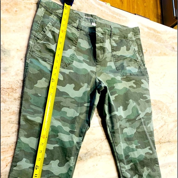 💚🤎Fun & Fall Camo - Old Navy 💚 Like New - Picture 1 of 8